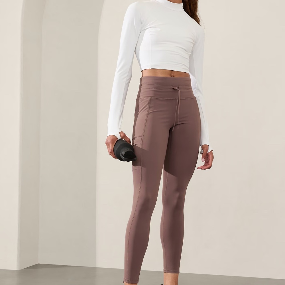 NWOT Athleta Rainier High Rise Cargo Legging, Smoky Rose, M